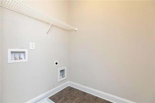 Building Photo - 695 Country Ridge Dr