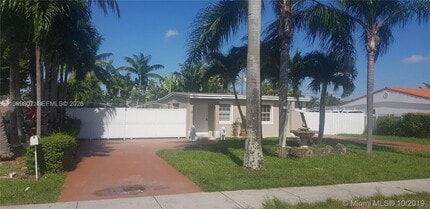 Building Photo - 9841 SW 48th St