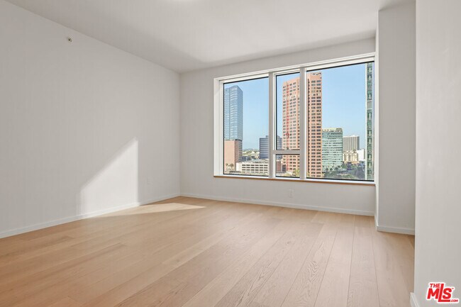 Building Photo - 889 Francisco St