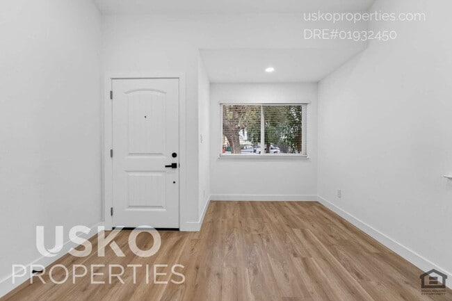 Building Photo - "Charming 2-Bed Duplex in Rancho Cordova – 1,110 Sq Ft of Comfort!"