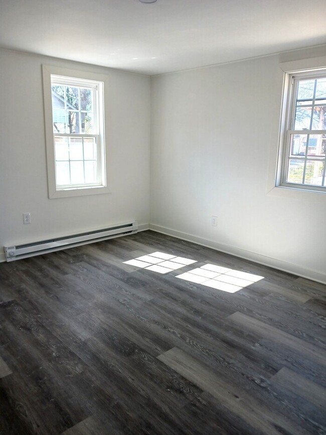 Building Photo - Renovated Two Bedroom House for Rent in La...