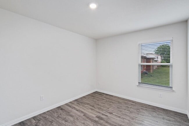 Building Photo - 1151 Magnolia St