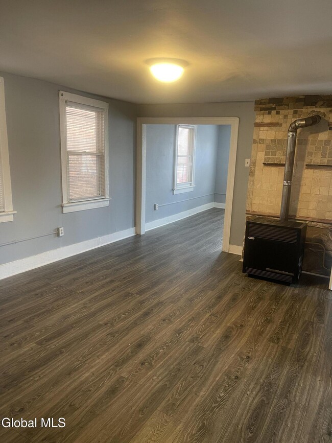 Building Photo - 2 Broadway