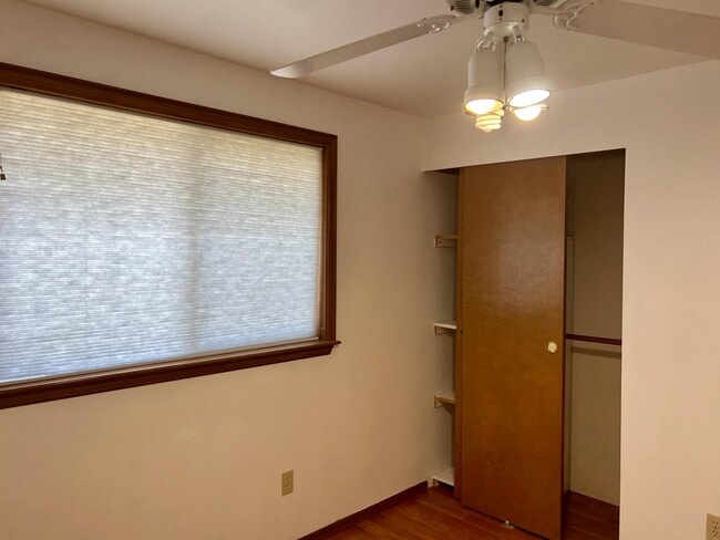 Building Photo - 2060 Oxford Ct
