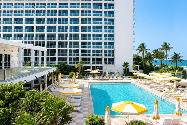 Building Photo - 16699 Collins Ave