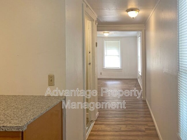 Building Photo - 240 NW 9th St