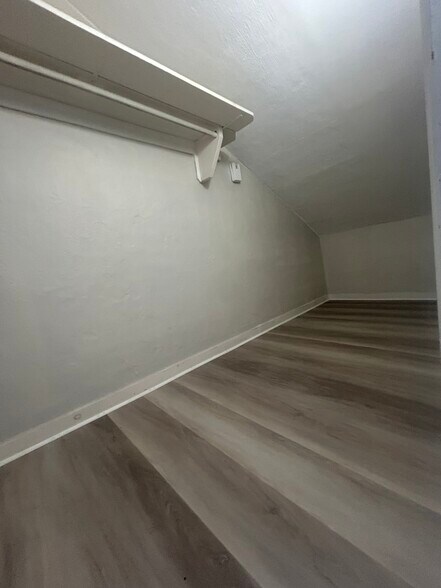 Building Photo - 26 Van Ness Ter