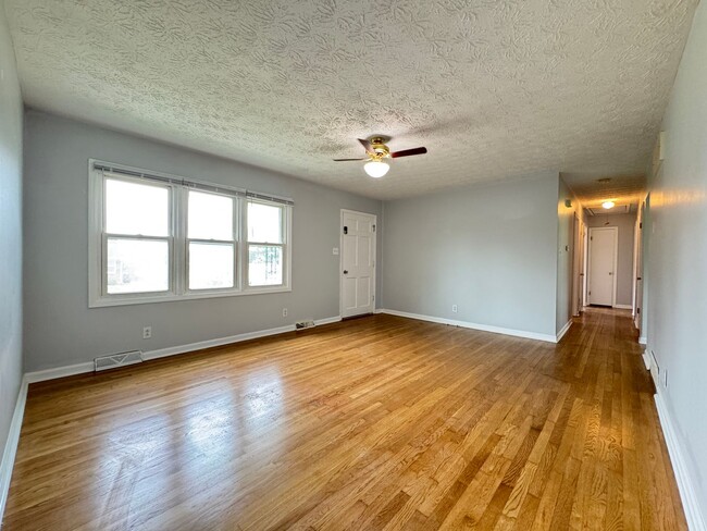 Building Photo - 113 Northbay Dr