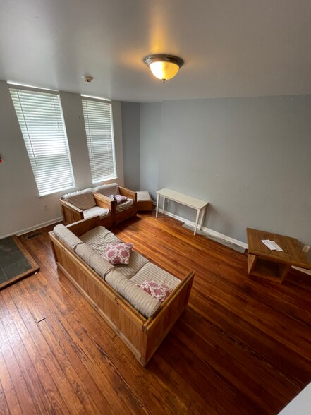 Building Photo - 3925 Baltimore Ave