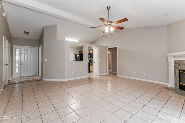 Building Photo - 12484 N Windy Willows Dr