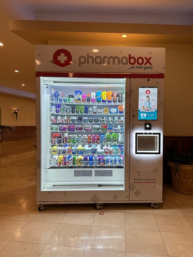 Building Photo - 3725 S Ocean Dr