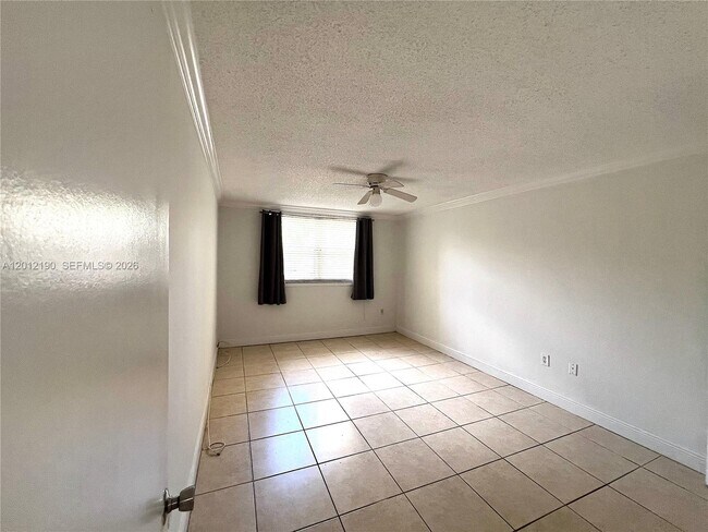 Building Photo - 8373 Lake Dr