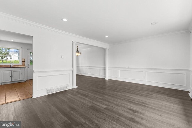 Building Photo - 215 Dolores Dr