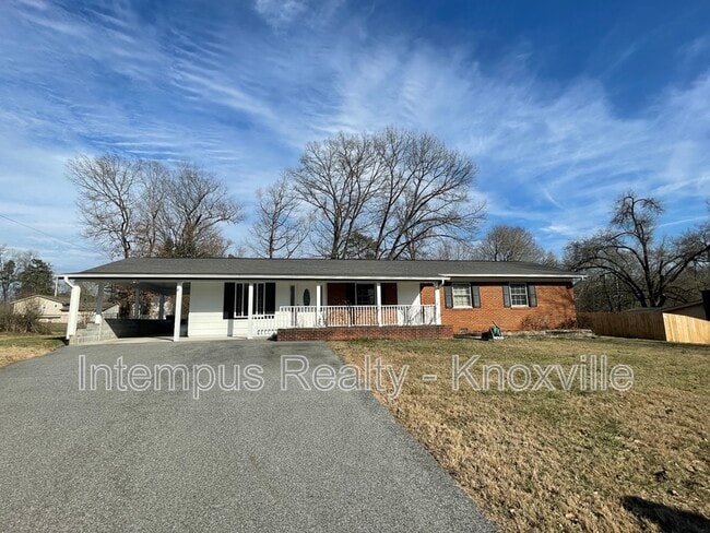 Building Photo - 724 Waco Rd NW
