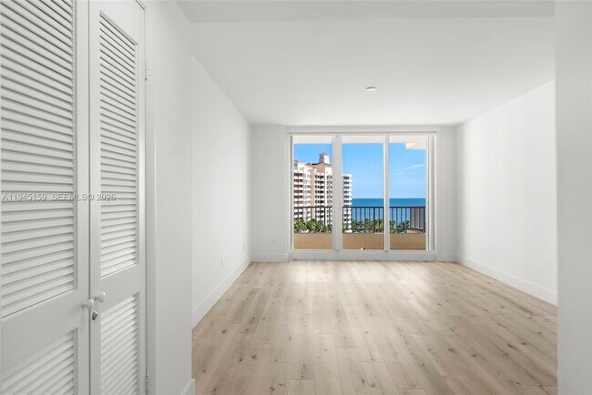 Building Photo - 789 Crandon Blvd