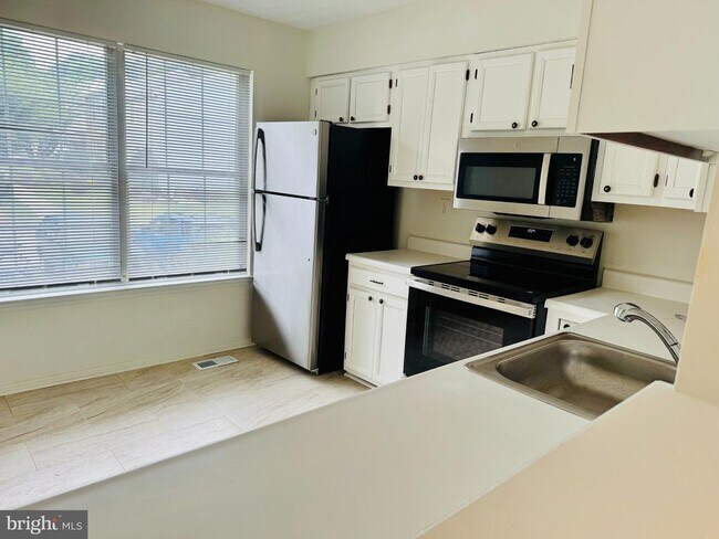 Building Photo - 11 Offspring Ct