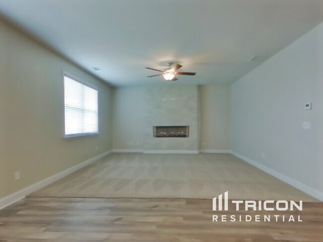 Building Photo - 331 Leyland Crossing