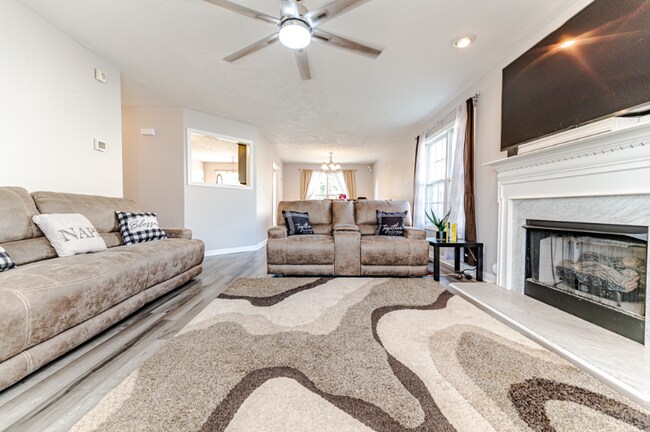 Building Photo - 174 Falling Leaf Dr