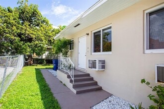 Building Photo - 1225 SW 7th St