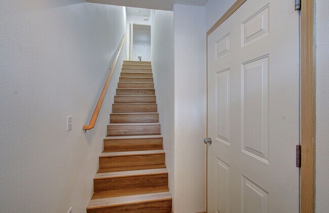 Building Photo - Beautiful 3 Bd 3 Ba Home in Bagley Downs Neighborhood