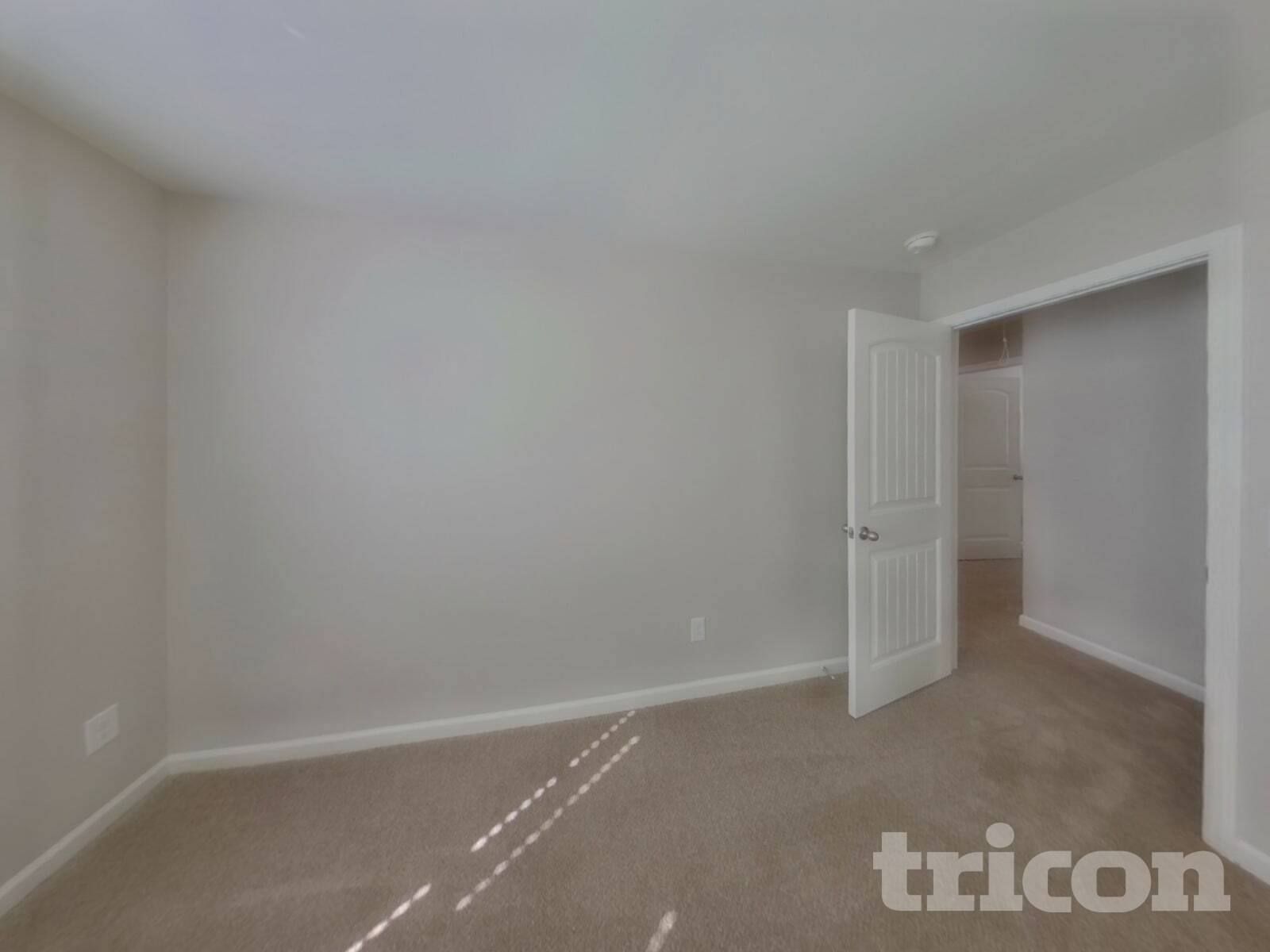 Building Photo - 326 Fairford Rd