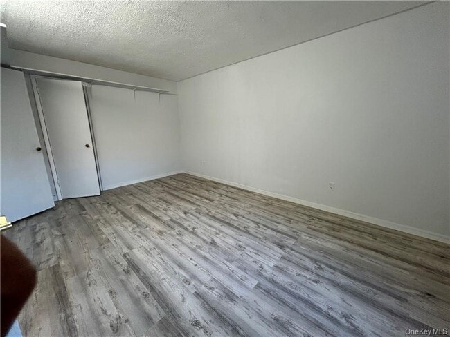 Building Photo - 25 Shady Glen Ct