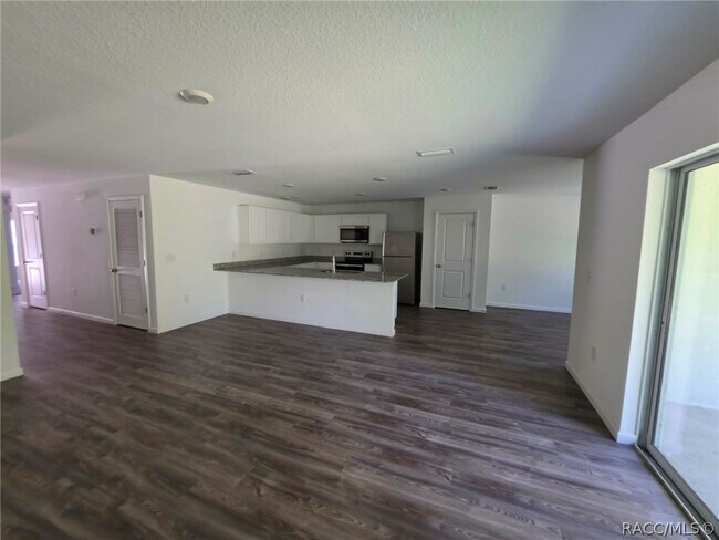 Building Photo - 9610 N San Jose Way