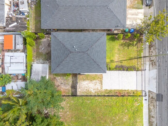 Building Photo - 1411 NW 40th St