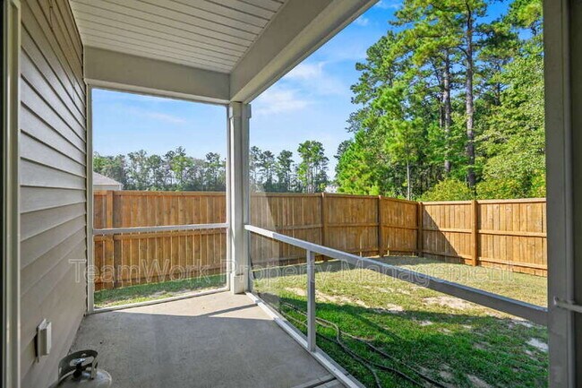 Building Photo - 643 Silver Spruce St