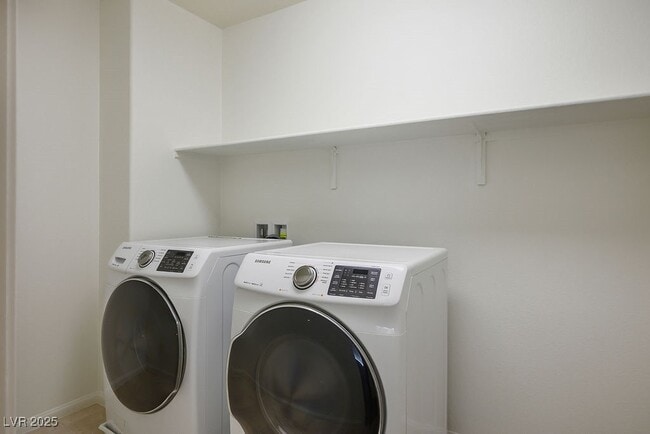 Building Photo - 9660 Pictou Ct