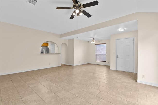 Building Photo - 2630 Gwendolyn Ln