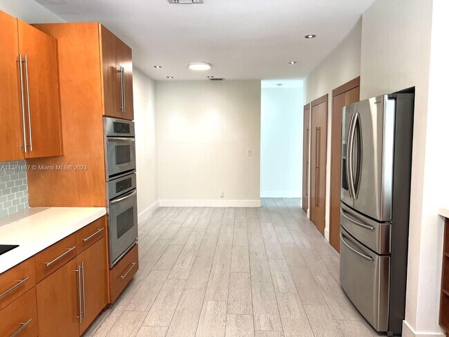 Building Photo - 7720 SW 147th Terrace