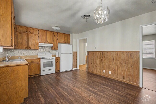 Building Photo - 2310 Reilly Rd