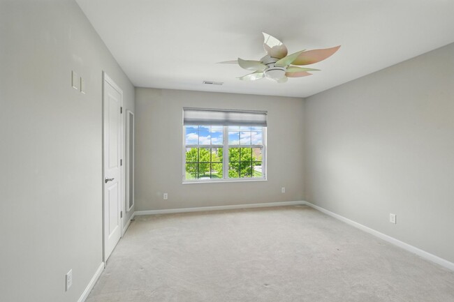 Building Photo - Five Bedroom House in Deerfield Township!