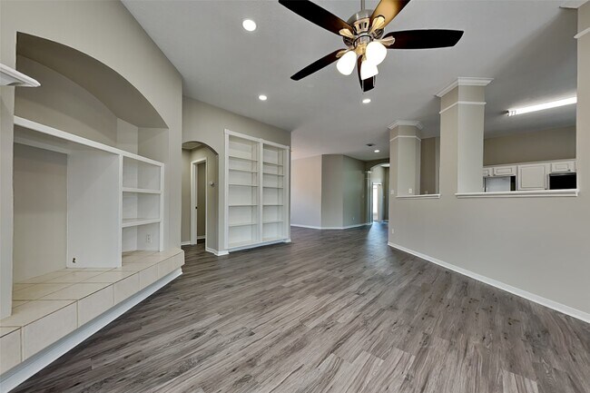 Building Photo - 30915 Trinket Dr