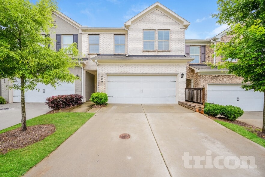 Interior Photo - Tricon Trickum Hill