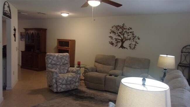 Building Photo - 10821 SW 83rd Ct