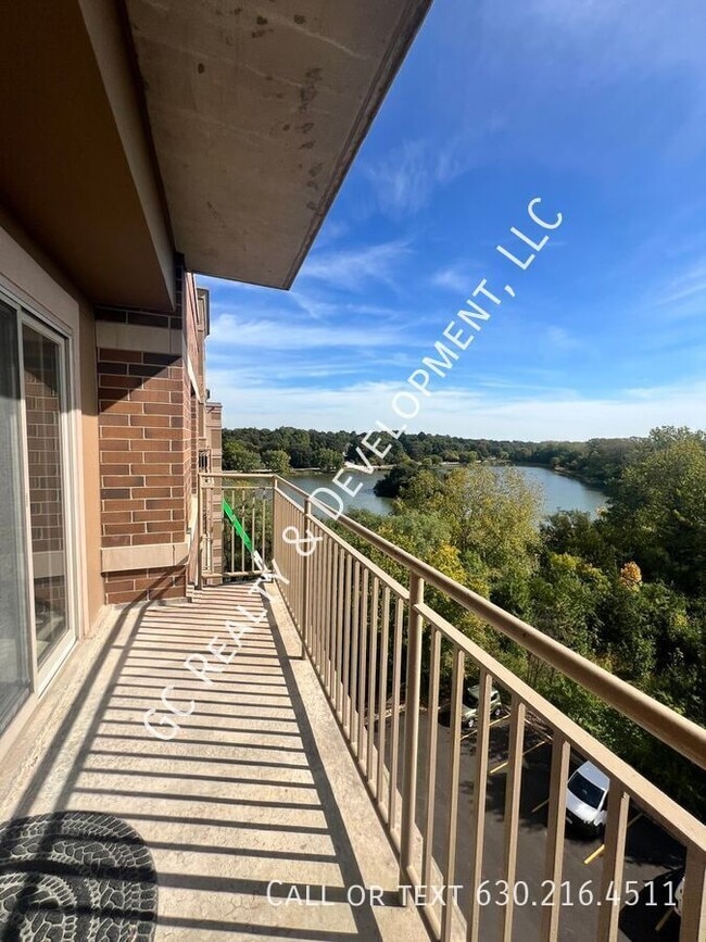 Building Photo - 125 Lakeview Dr