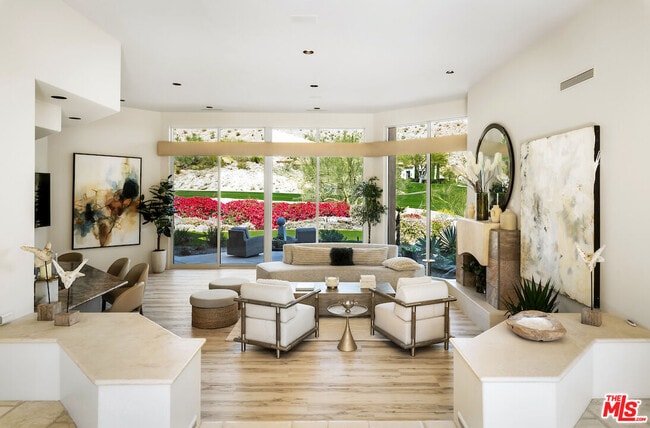 Building Photo - 136 Netas Dr