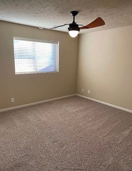Basement bedroom - 7111 S 183rd Ave