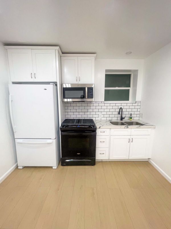 Building Photo - 4913 1/2 Lynnfield Street, #1/2