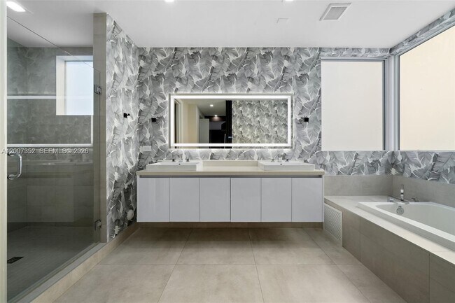 Building Photo - 7534 NW 98th Ave