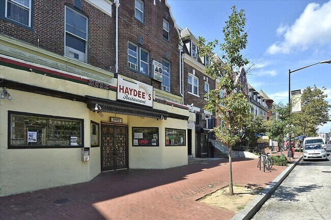Building Photo - Modern 2BR 2BA Apartment in Columbia Heights