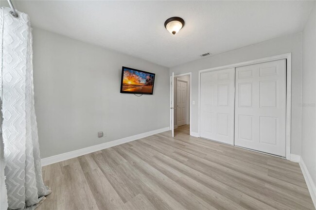 Building Photo - 4300 Hector Ct