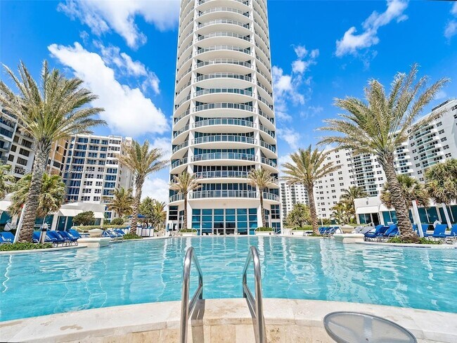 Building Photo - 3101 S Ocean Dr