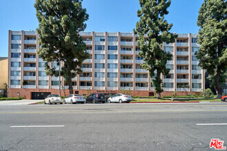 Building Photo - 421 La Fayette Park Pl