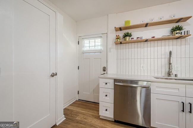 Building Photo - 2018 Bramblewood Dr NE