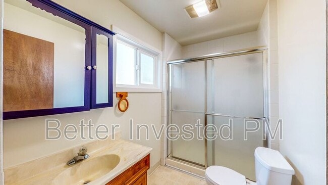 Building Photo - 2250 Old River Rd