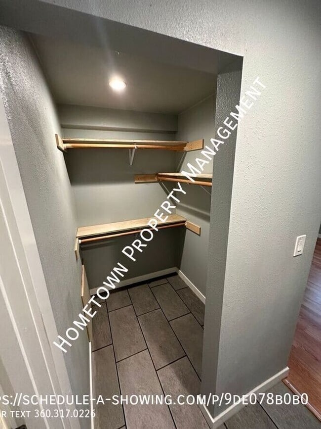 Building Photo - 3208 80th Ave SE