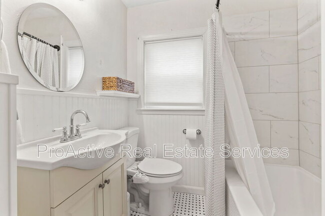 Building Photo - 2800 Keller Ave